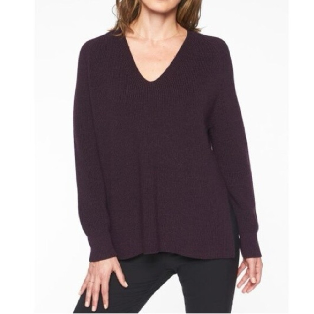 ATHLETA Switchback Pullover Sweater V-Neck Purple Plum Size M Knit Ribbed Casual